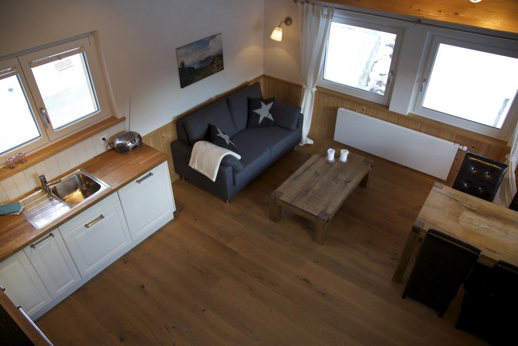 Apartment Turmzimmer Langwies Exteriör bild